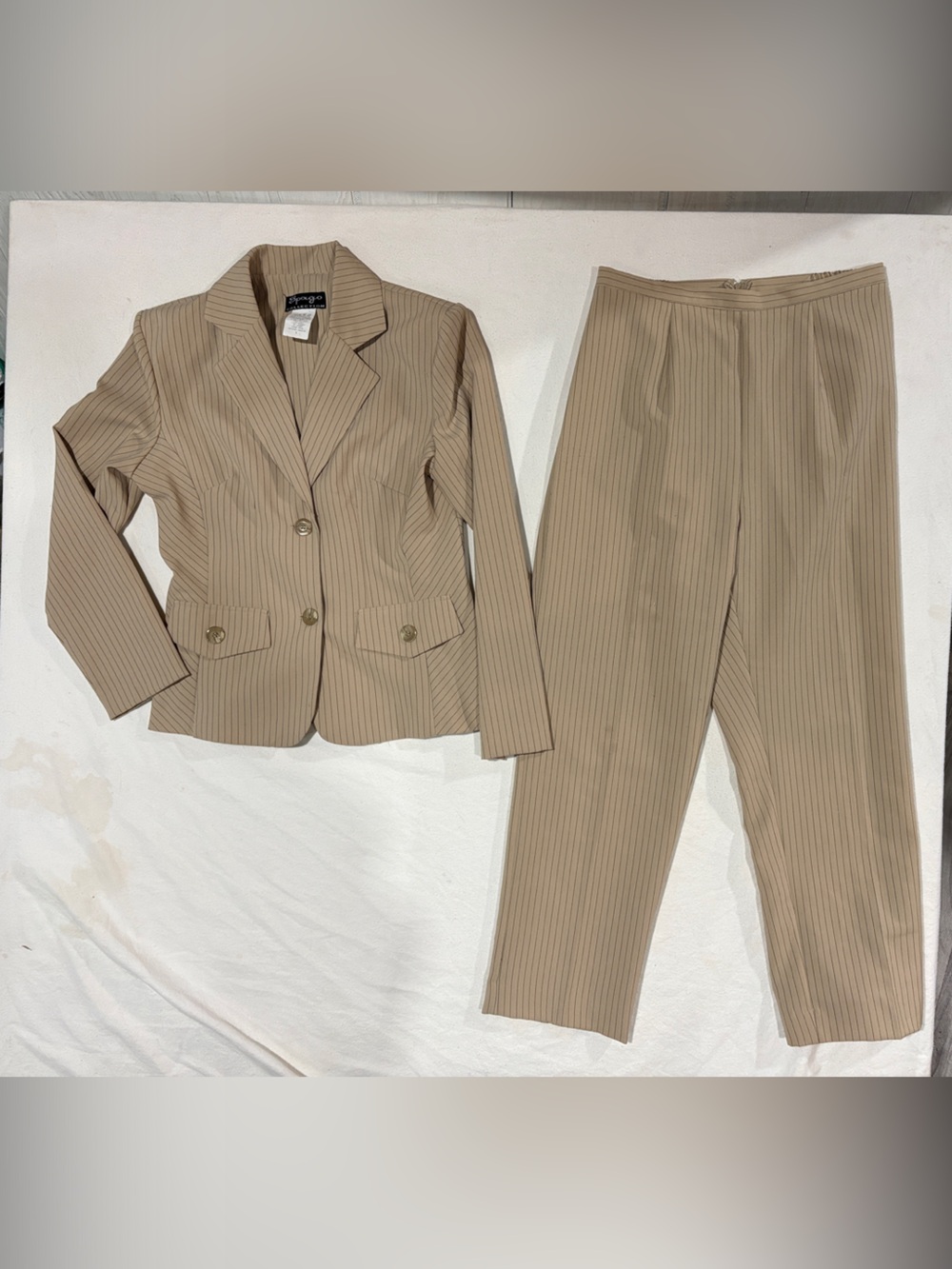 Spago Collection Vintage Tan Pinstripe 2-Piece Blazer & Pants Suit - Size 8